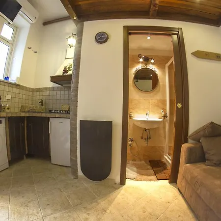 Underground Rome's Apartment *